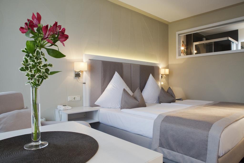 Hafenhotel Pommernyacht Ueckermunde Room photo