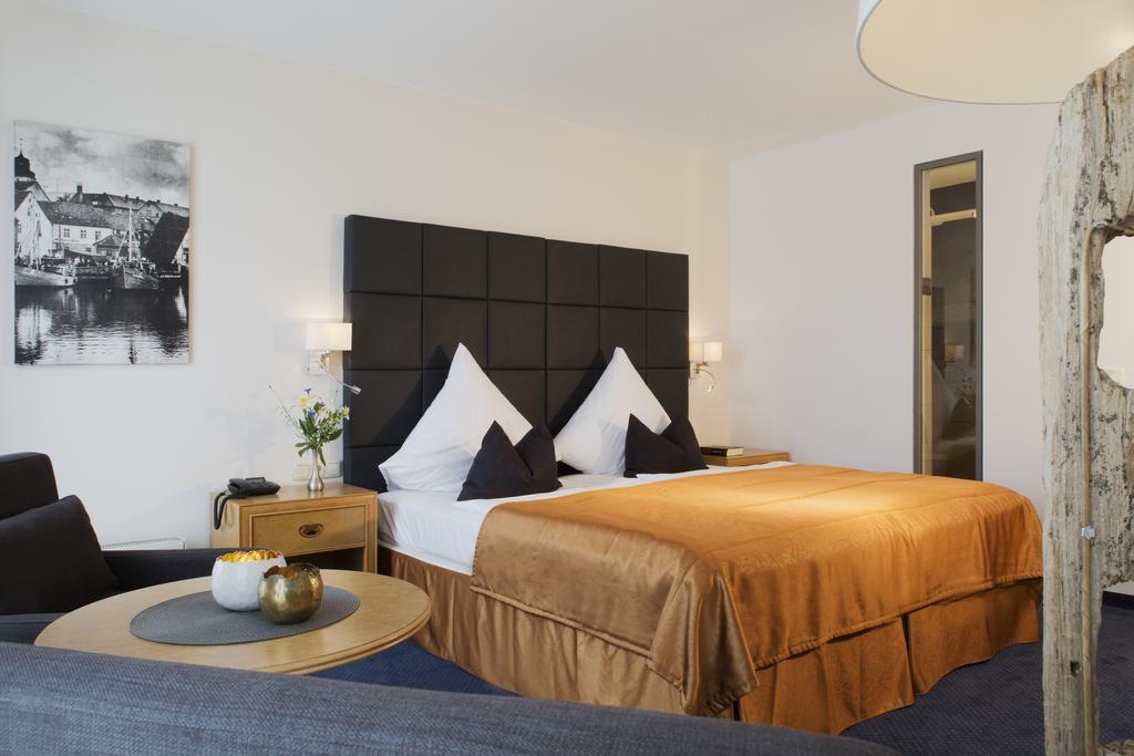 Hafenhotel Pommernyacht Ueckermunde Room photo