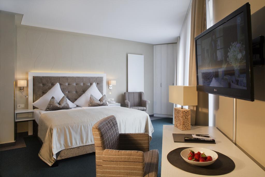 Hafenhotel Pommernyacht Ueckermunde Room photo