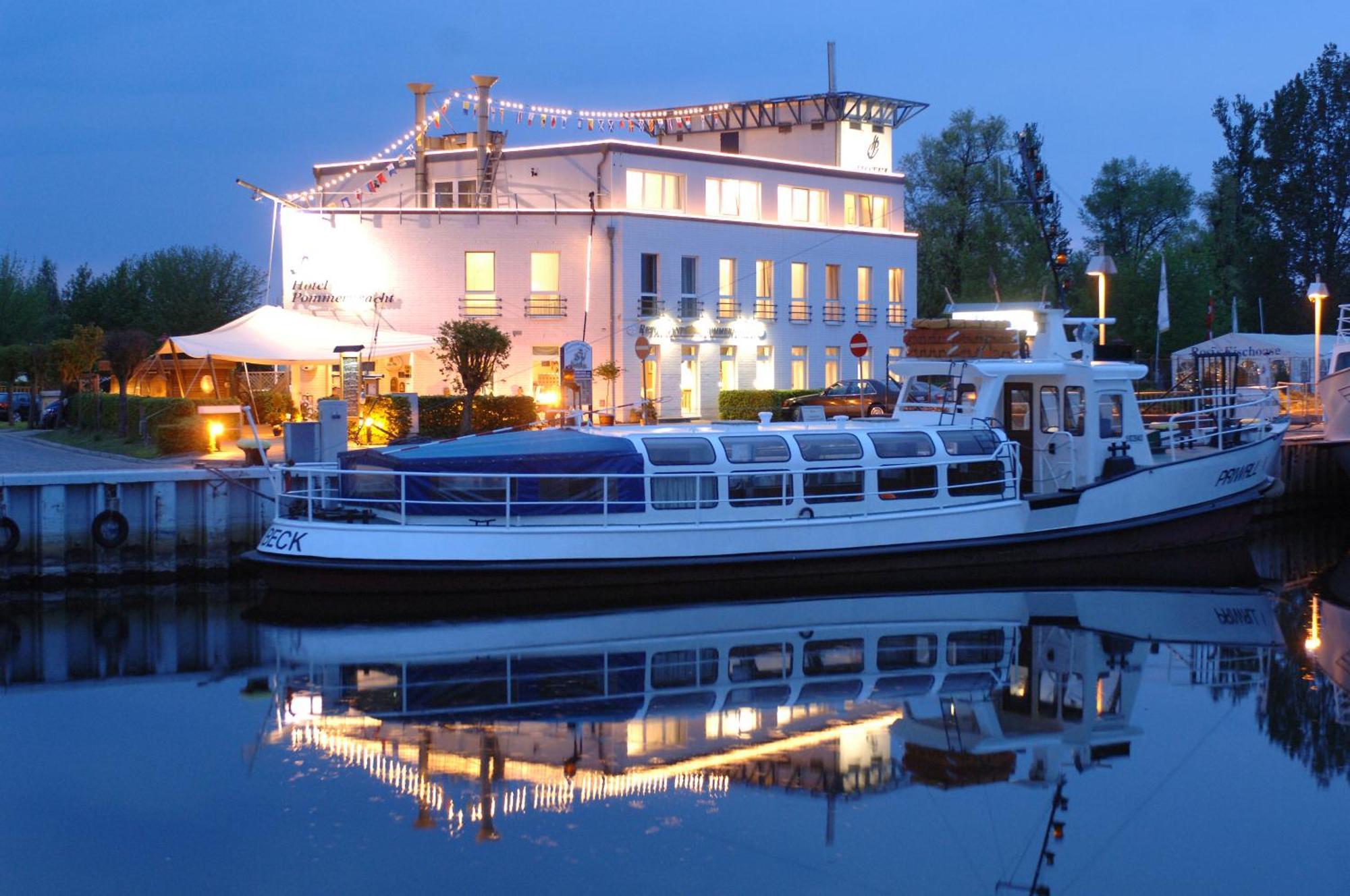 Hafenhotel Pommernyacht Ueckermunde Exterior photo
